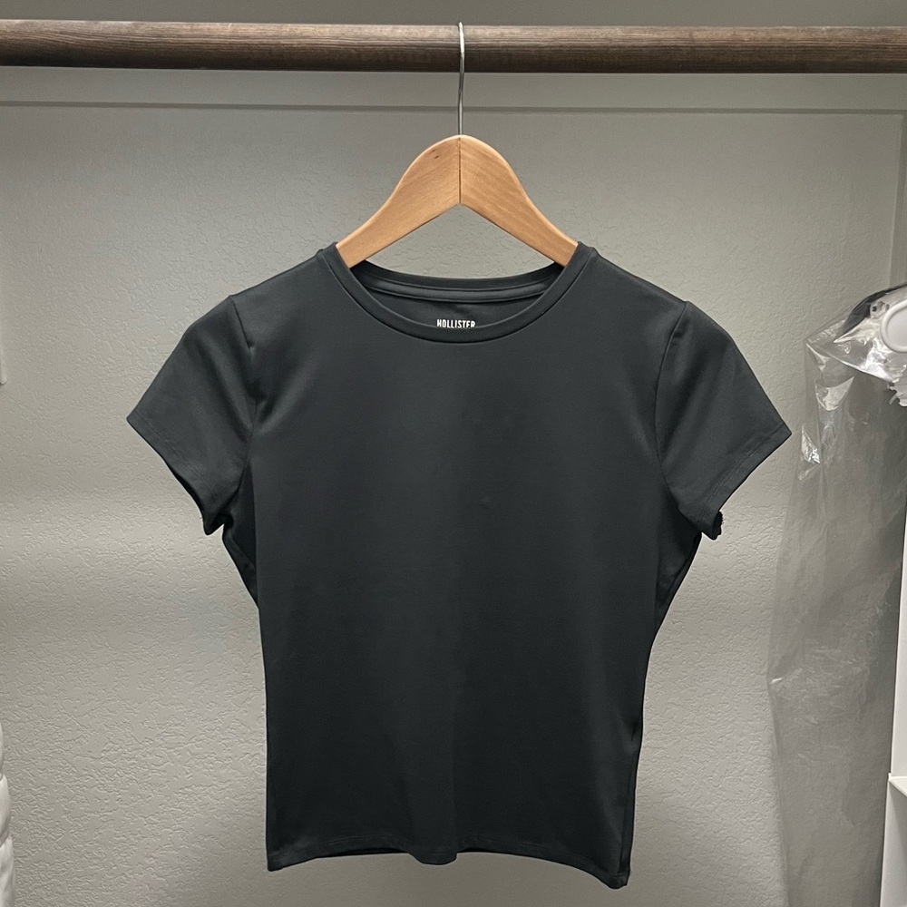 Hollister Seamless Fabric Longline Crew Baby Tee